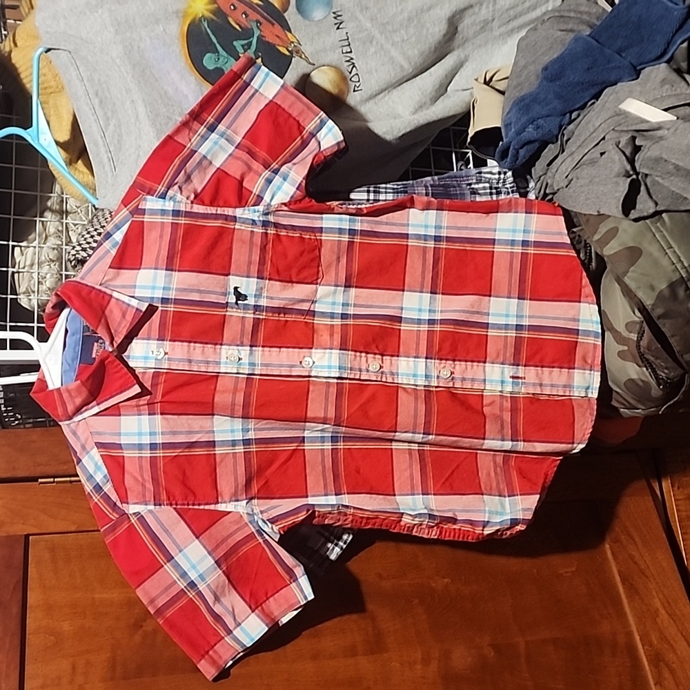 Size 8 red plaid button down perfect for  Mother's day brunch !